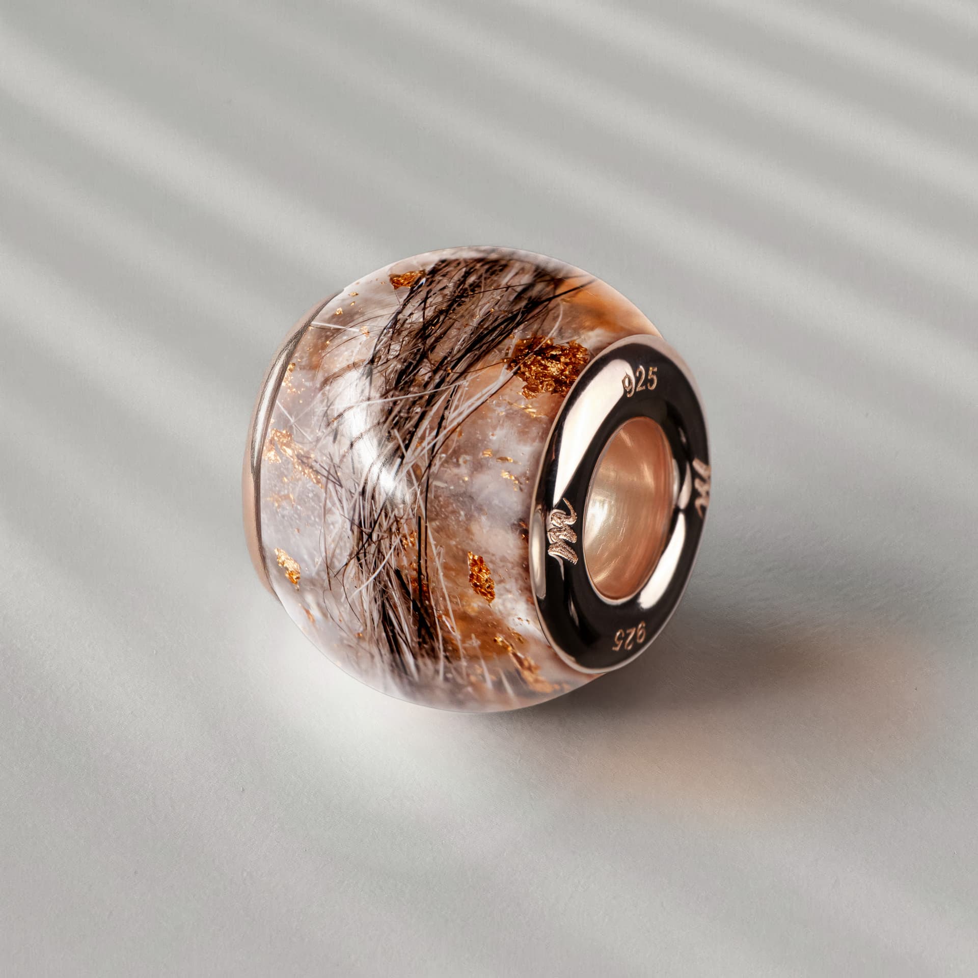 Charms modułowy typu "Pandora" z sierścią ukochanego konia, pamiątka z grzywą Twojego konia